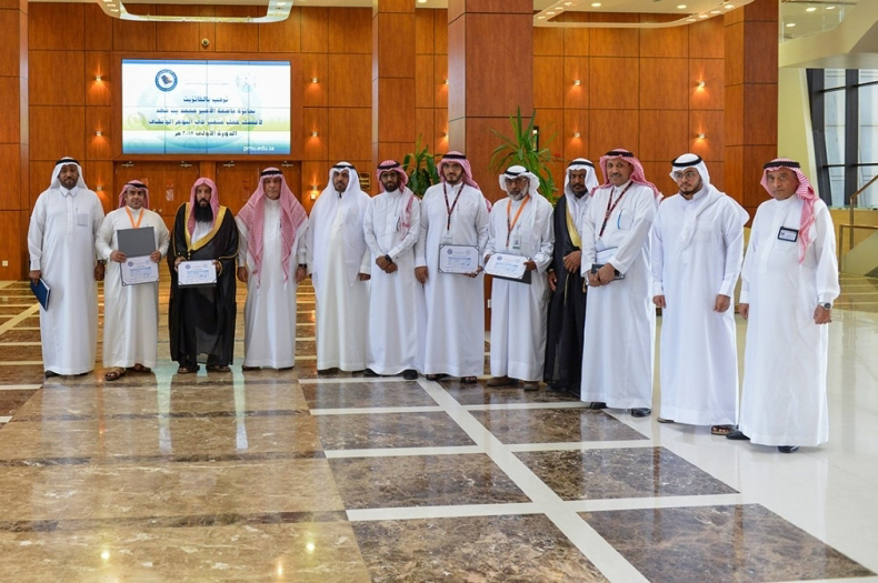 "جامعة محمد بن فهد" تسلم الفائزين جوائز أفضل عمل مميز في اليوم الوطني
